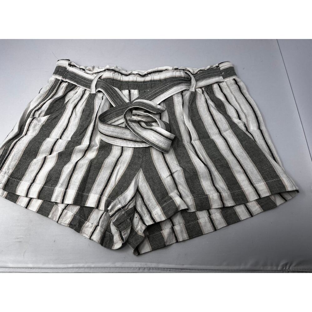 Rewind Women's Shorts Size Large Pre-Owned